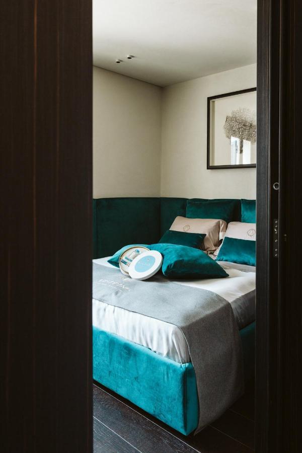 The Harbour - Luxury Living Bed & Breakfast Trani Bagian luar foto