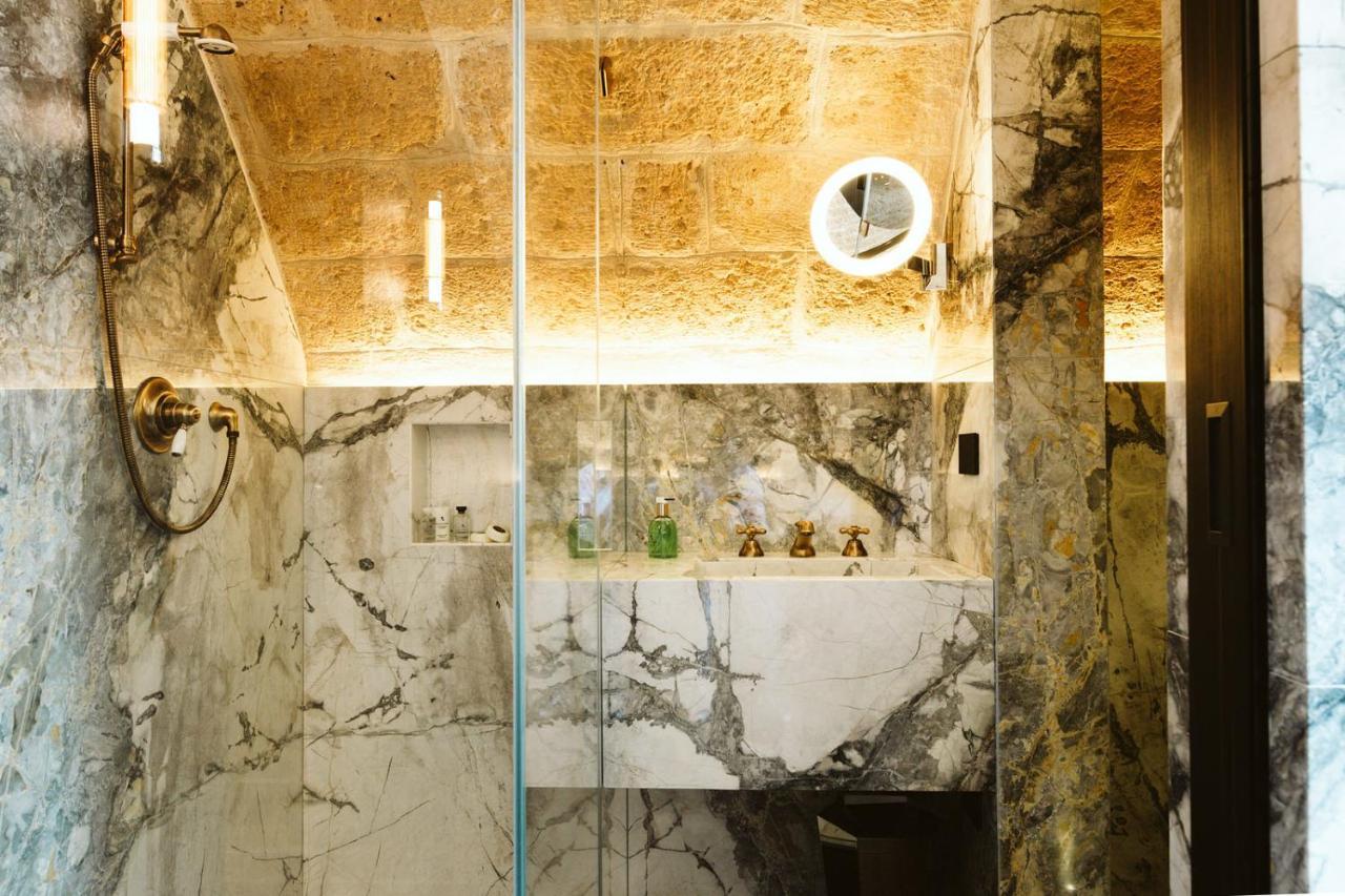 The Harbour - Luxury Living Bed & Breakfast Trani Bagian luar foto