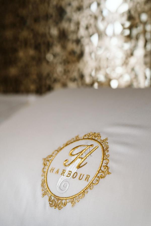 The Harbour - Luxury Living Bed & Breakfast Trani Bagian luar foto