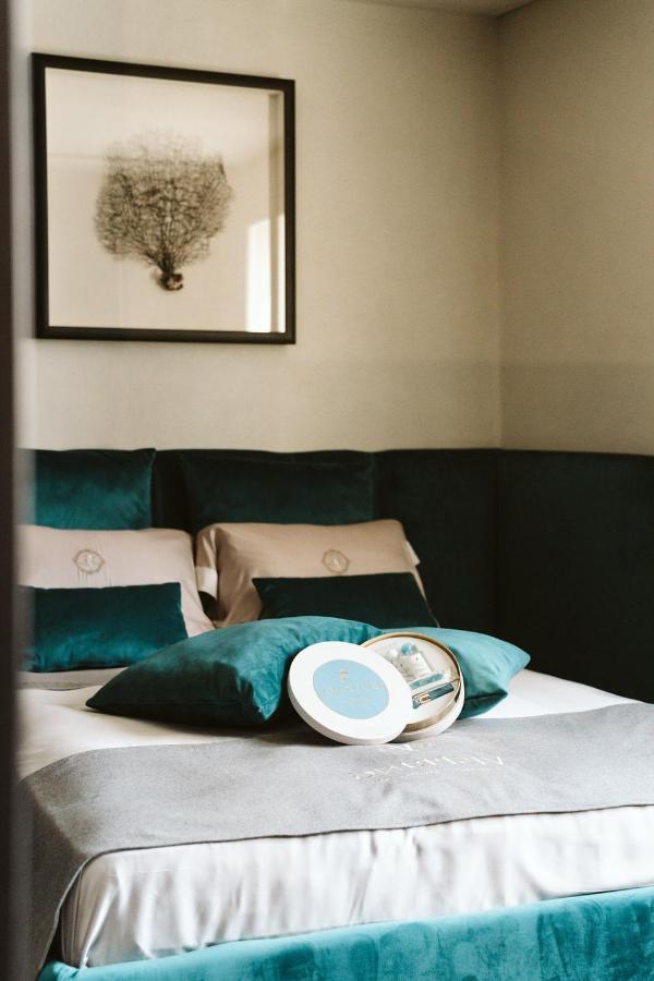 The Harbour - Luxury Living Bed & Breakfast Trani Bagian luar foto