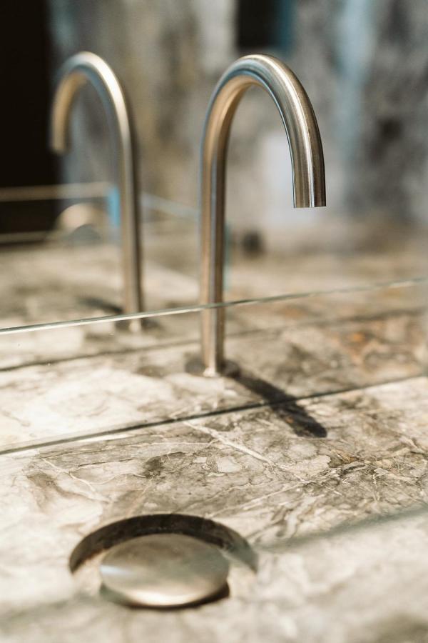 The Harbour - Luxury Living Bed & Breakfast Trani Bagian luar foto
