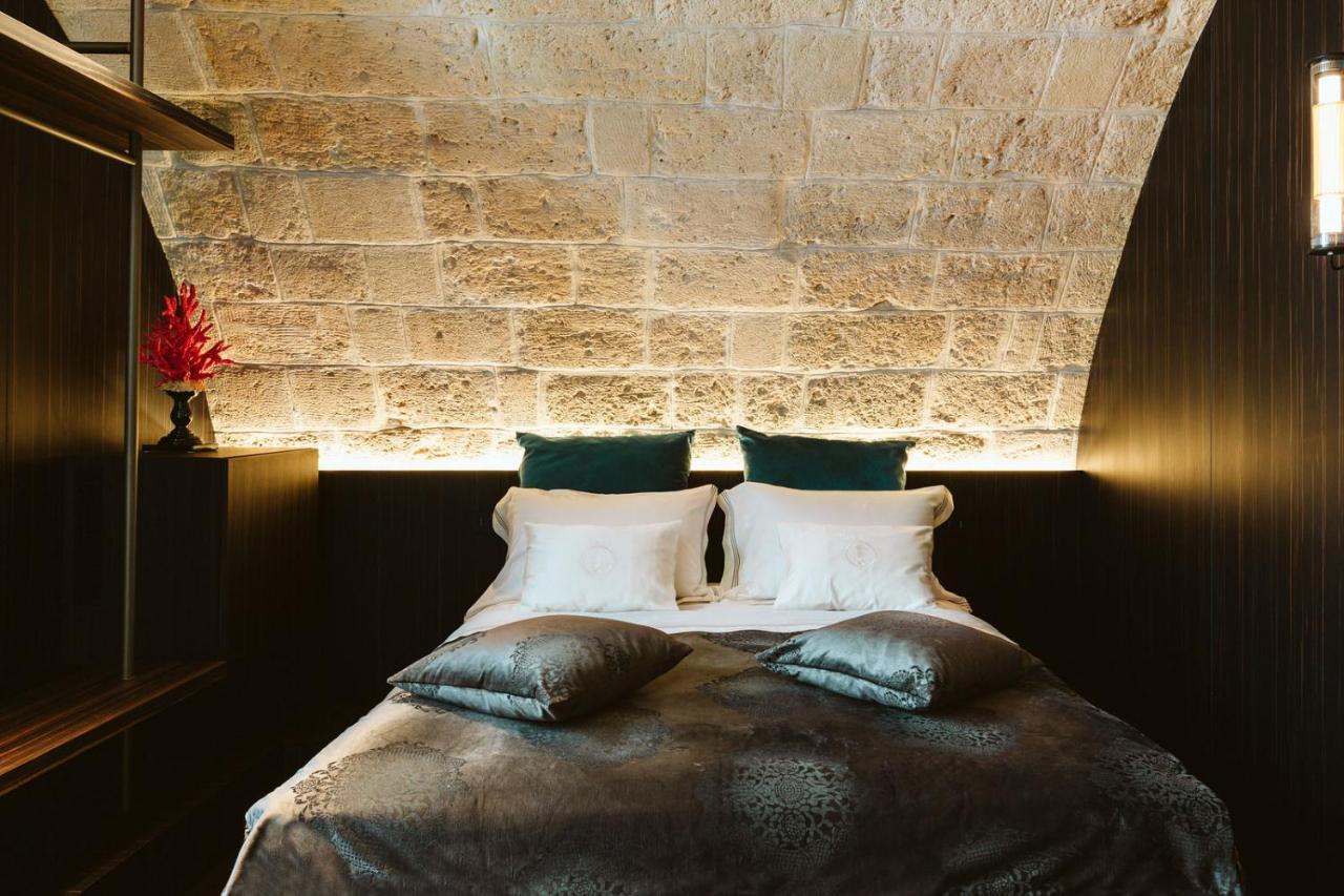 The Harbour - Luxury Living Bed & Breakfast Trani Bagian luar foto
